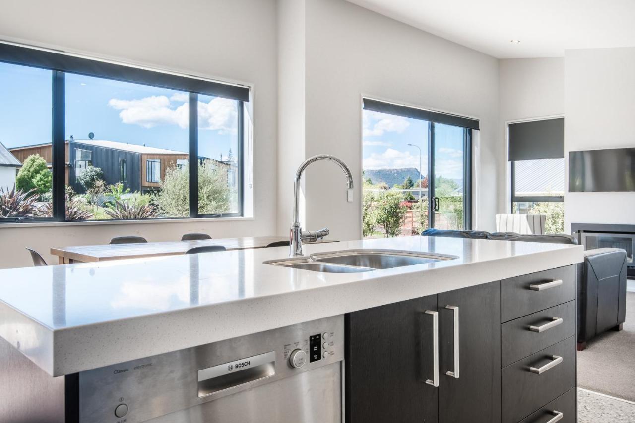 Simply Stunning Villa Wanaka Buitenkant foto